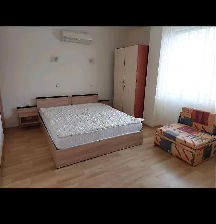 St. Vlas Апартамент *